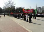 我院团委清明节在烈士陵园对学生进行爱国主义思想教育